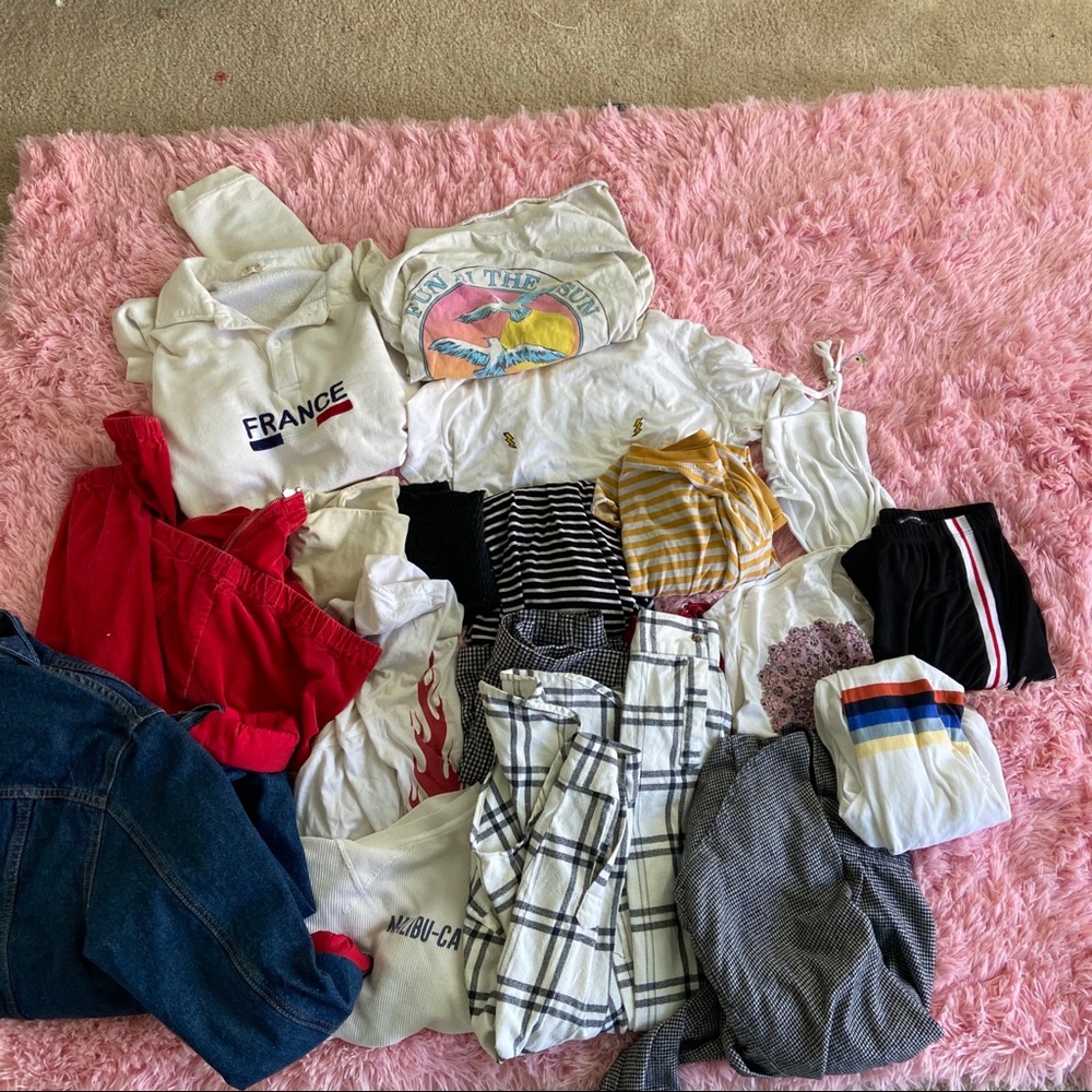 HUGE!! BRANDY MELVILLE BUNDLE: 18 ITEMS!!!